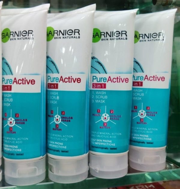 Garnier Skin Naturals Pure Active 3-in-1 Face Wash, Scrub & Mask – Deep Cleansing & Oil Control
