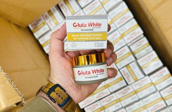 Gluta White Extreme Stronger Light Up Day & Night Cream – 50g
Skin Lightening & Anti-Aging Cream for Day & Night Use