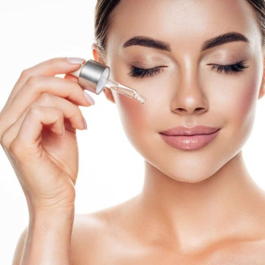 Gluta White Face Glowing Serum 30ml for skin brightening and hydration